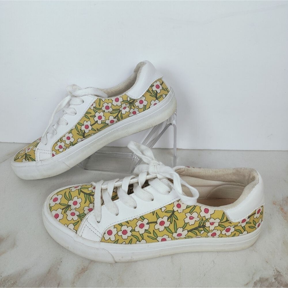 Restricted Women's White Yellow Floral Print Canvas Lace Up Sneakers, Sz 6.5